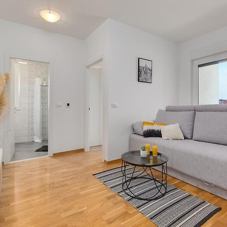 זאדאר Apartment Roni + Besplatan Parking מראה חיצוני תמונה