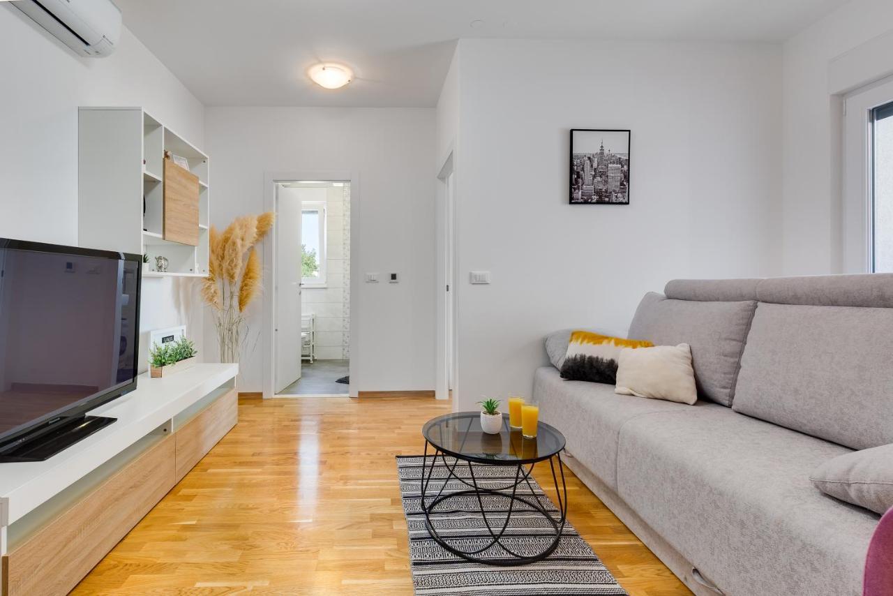 זאדאר Apartment Roni + Besplatan Parking מראה חיצוני תמונה